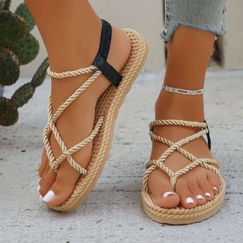 2026 new women's simple and versatile flat bottomed casual toe fashion design sandals outdoor comfortable beach shoes