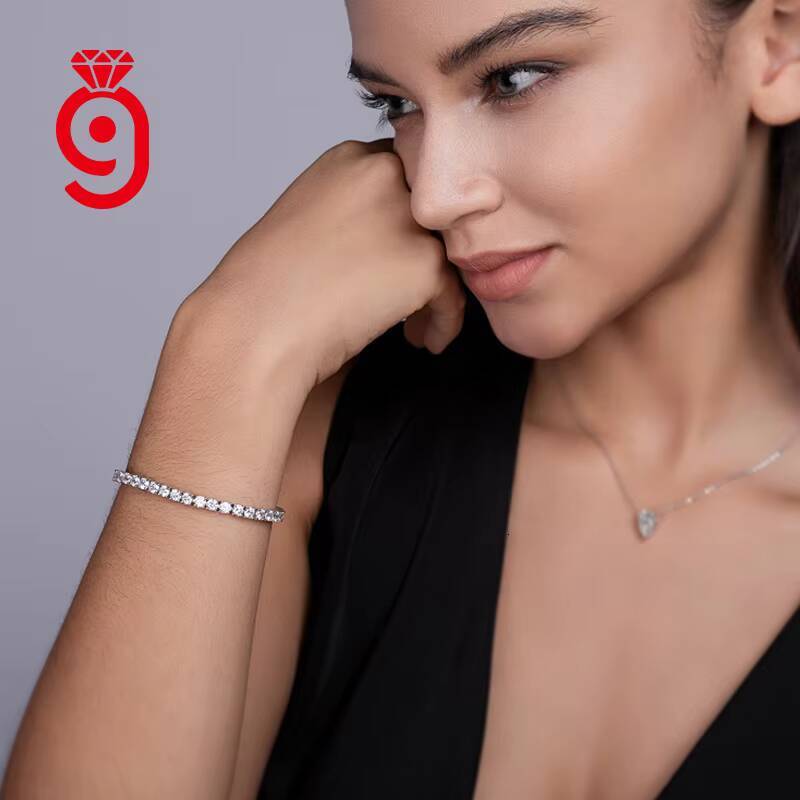 Hot Selling 925 Silver with Vvs Moissanite Exquisitely Cut Women Tennis Bracelet for Parties and Weddings Tennis Bracelet