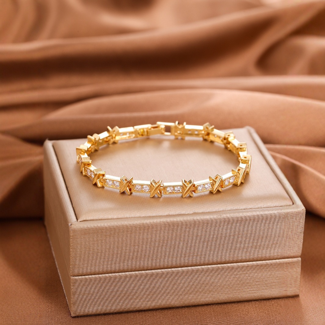 Bracelet Niche Design Light Luxury Zircon Bracelet For Women Ins Cold Style Personality Bracelet Fashion High-End Versatile Best Friend Jewelry Bracel