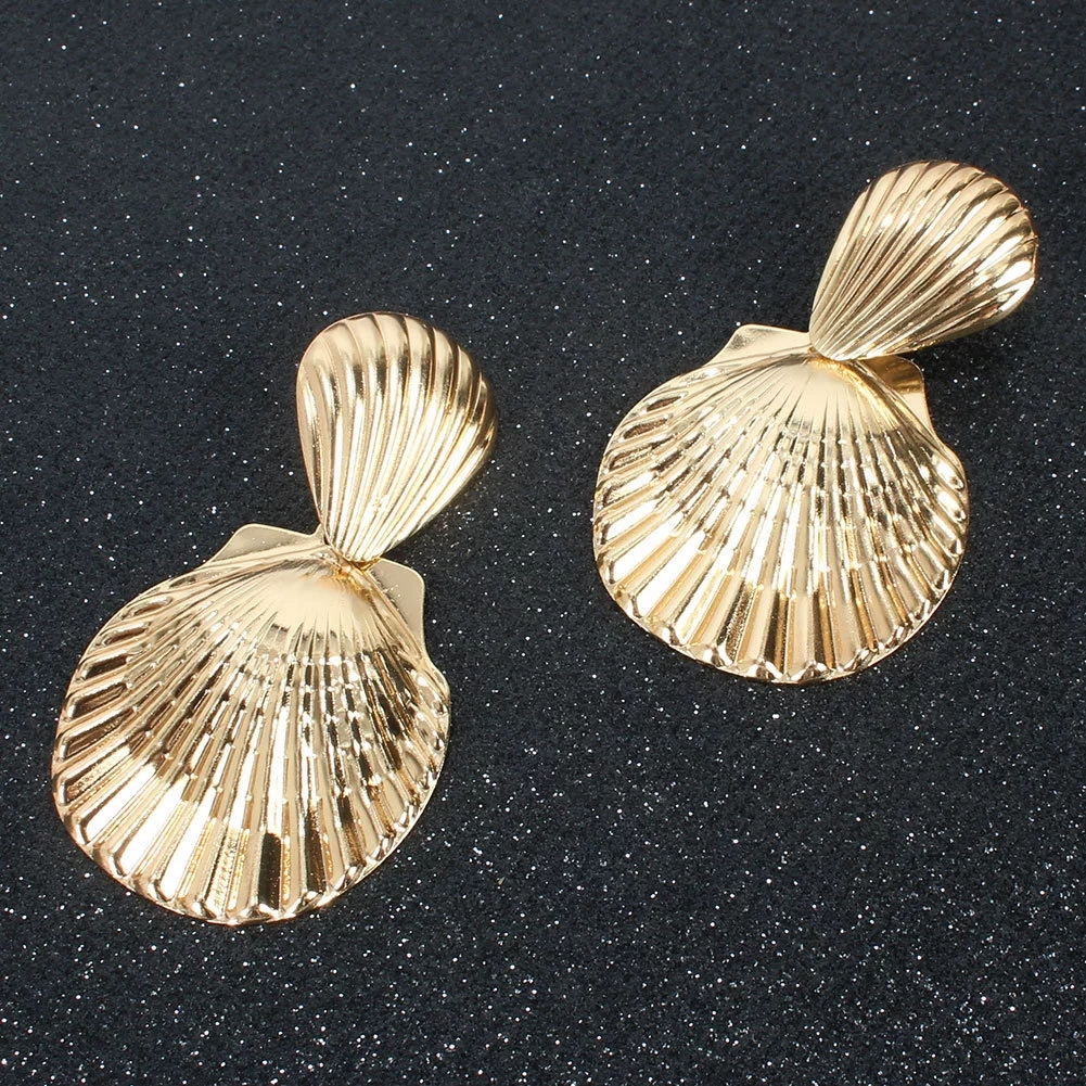 Chic Vintage-Inspired Shell Ear Studs | Durable Metallic Earrings for Her