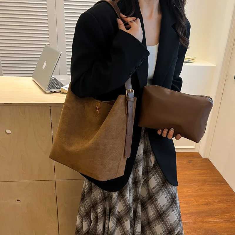 Autumn/Winter Bucket Bag Suede Fur Large Capacity Tote Bag for Women New Style Versatile Shoulder Crossbody Bag H260306