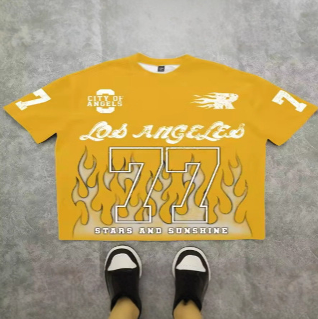 The new men's adult T-shirt for summer features a 3D printed crew neck design, which is casual and breathable.