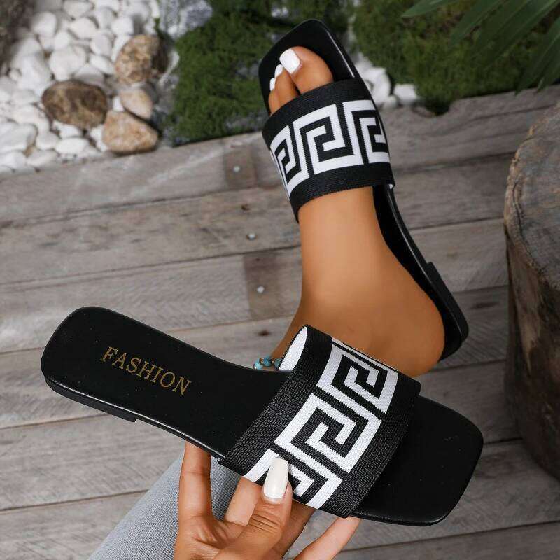 2025 Summer New Women's Letter Fashion Slippers Flat Shoes Beach Comfortable Versatile Sandals