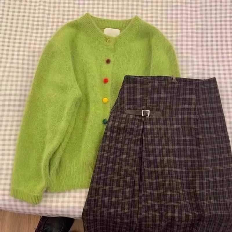 Retro Green Top Colorful Buttoned Sweater Jacket for Women Spring Autumn Loose White Knitted Cardigan M260306