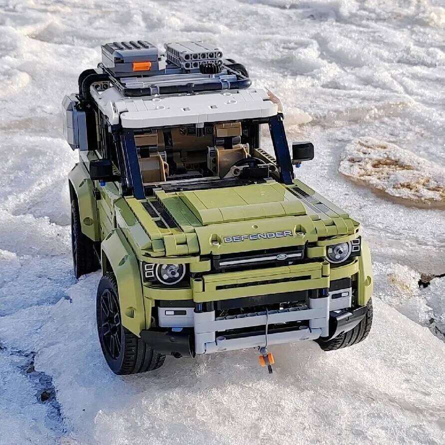 2573PCS 1:8 Technical Defender Off Road Car Building Blocks Assemble Bricks SUV Vehicle Toys Gift For Children Kids Z260305
