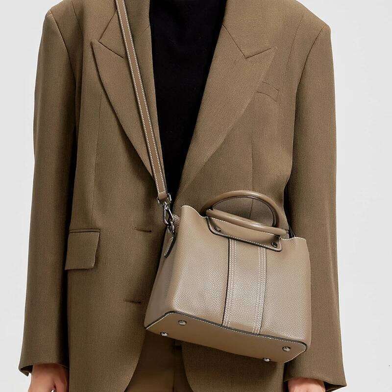 Women's Vintage Genuine Leather Handbags. Top Grain Cowhide Leather, Single Shoulder Cross Body Bags,Luxury Handbags Xiu Lai Si