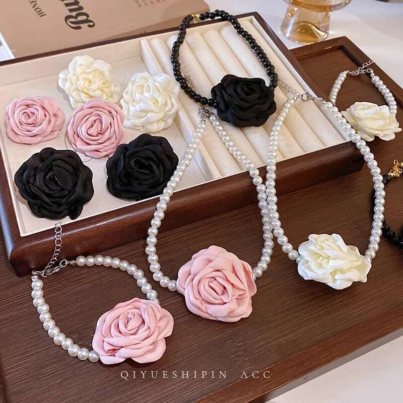 Pink rose flower personalized pearl necklace 2025 new model, suitable for dresses, collarbone choker, neck accessory, women's jewelry