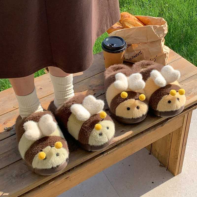 Cute little bee furry slippers for ladies in autumn cute and suitable for outdoor wear at home furry womens shoes S260305