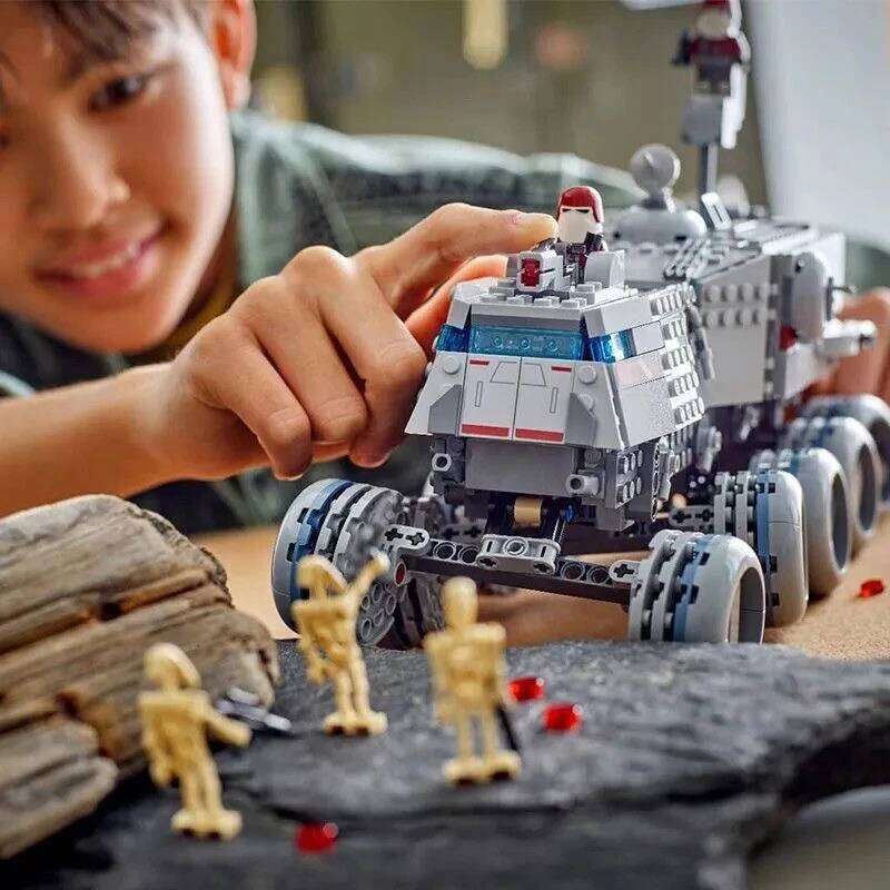 2025 NEW Republic Building Blocks Set 813PCS 75413 Creative Educationa Assembly for Adults Kids Birthday Christmas Gifts&Toys Z260305