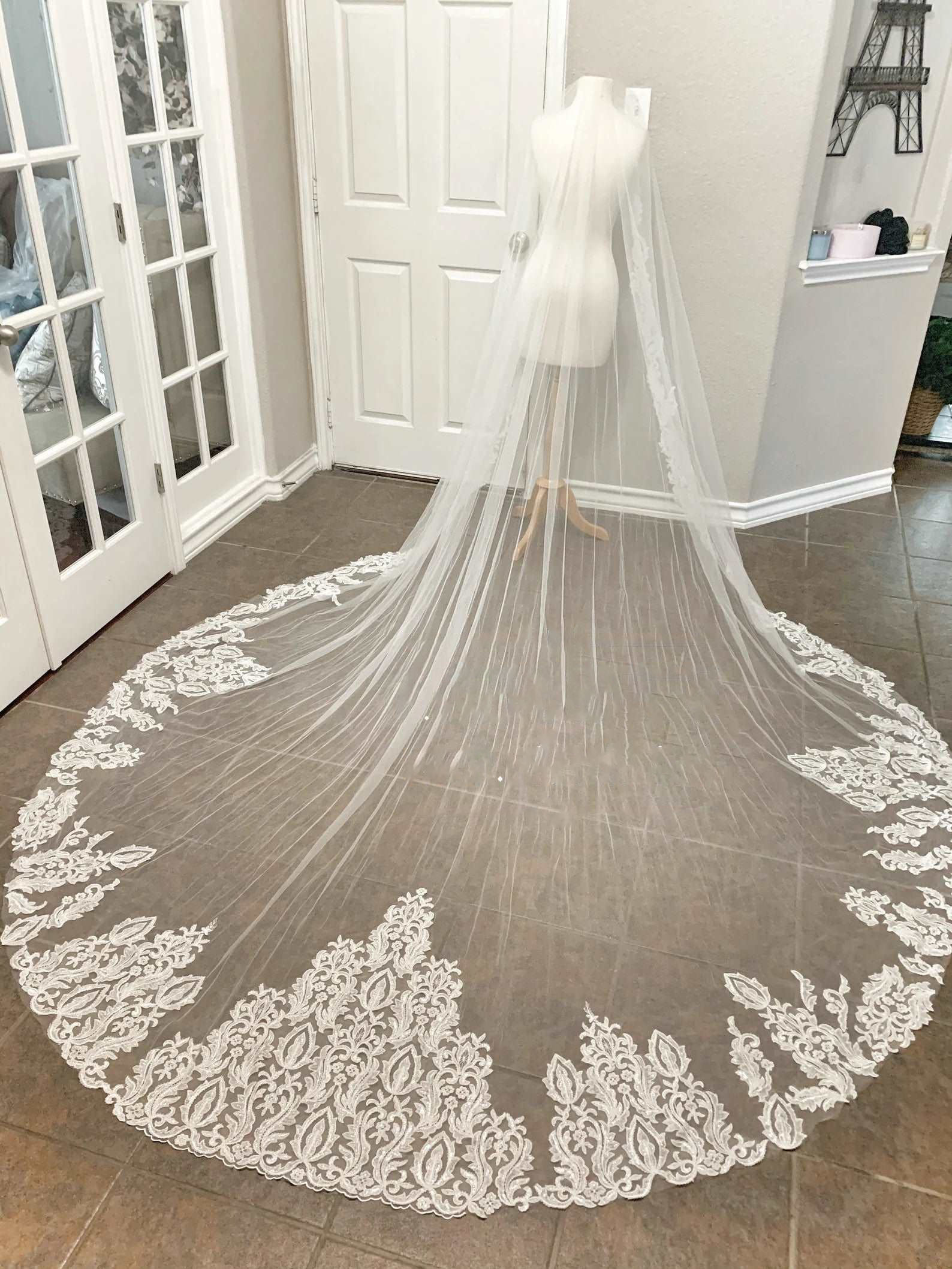 Sequined Lace Cathedral Wedding Veil White Ivory Bridal Veils Tulle 1 Tier With Comb Bride Accessories Custom Made
