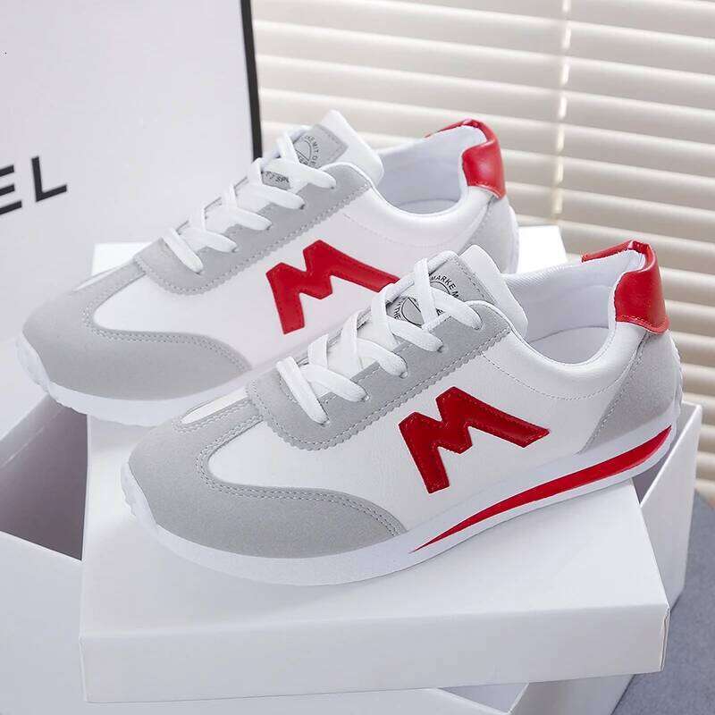 2025 new women's flat plus size casual sports lace up soft soled running shoes for women