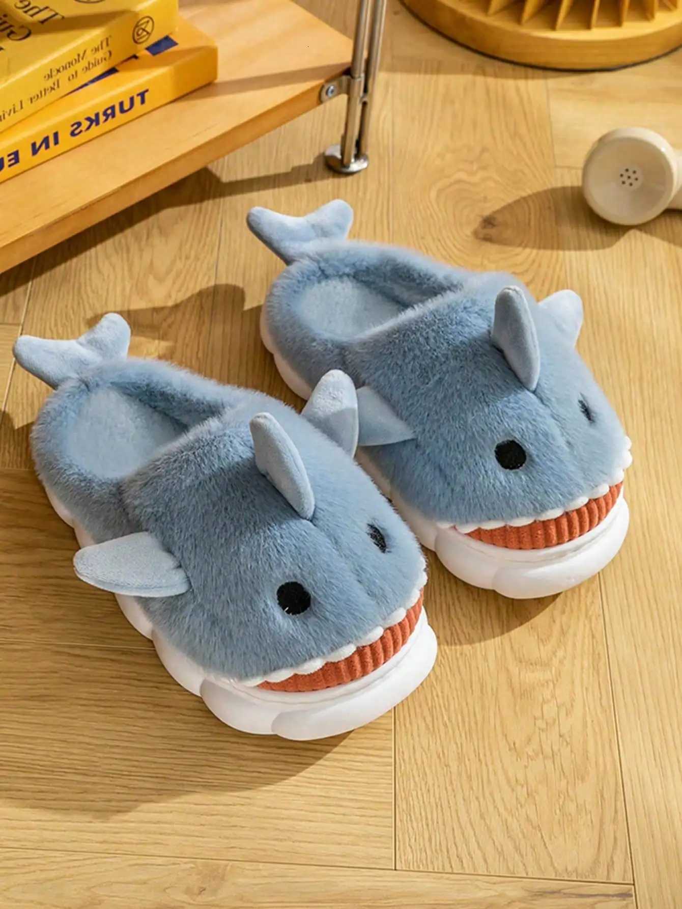 Mens Home Slippers Autumn and Winter New Interesting Cartoon Shark Plaid Cotton Slippers S260305