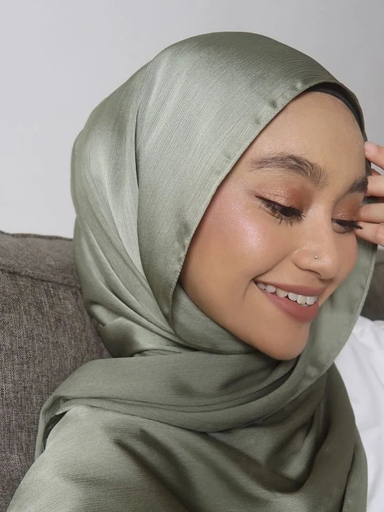 Premium Satin Crinkle Hijab Scarf Chiffon Shawl Plain Muslim Women Hijabs Breathab Islam Women Turban Pleated Scarf Ramadan 260304