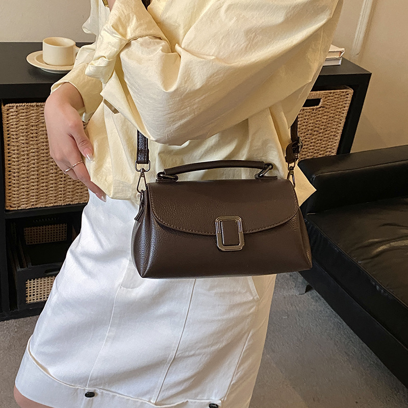 High quality textured bag, new niche minimalist commuting shoulder bag, fashionable multifunctional handbag, crossbody bag, designer bag