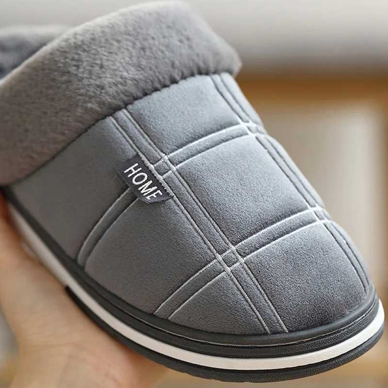 Men Home Slippers Plaid Memory Foam Winter Plush Male Indoor Shoes Warm Soft Non-Slip Slippers Black Large size 50-51 Fashion S260305