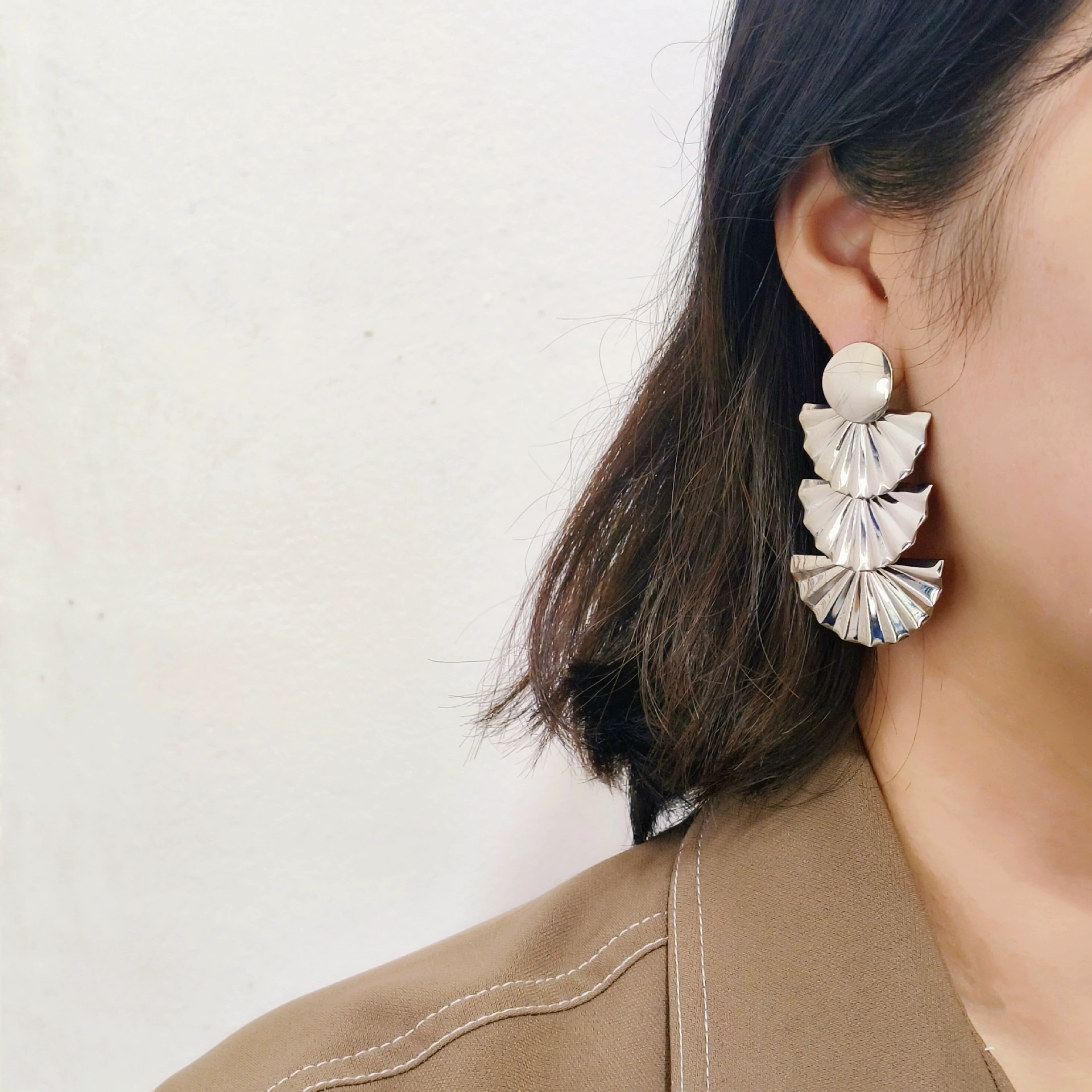 Elegant Multi-Layer Fan-Cut Metal Earing Accessory - Perfect Statement Piece