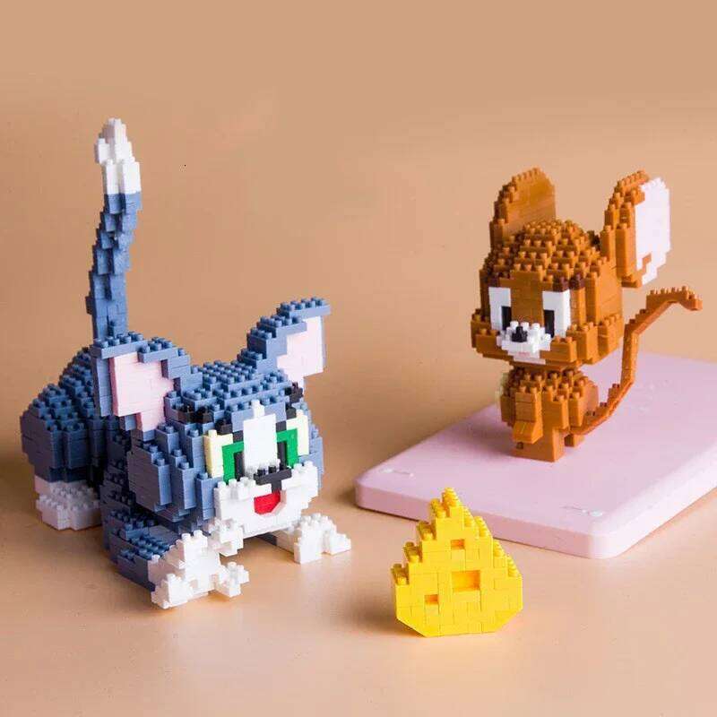 Funny Tom And Jerry Micro Building Blocks Cheese Cat and Mouse Assembly 3D Model Anime Mini Brick Figure Toy For Christmas Gift Z260305
