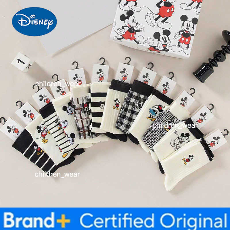Disney 5 Pairs of Mixed Color Outfit New Cartoon Anime Pattern Womens Socks Soft Comfortable Exquisite College Style Womens Socks H260306