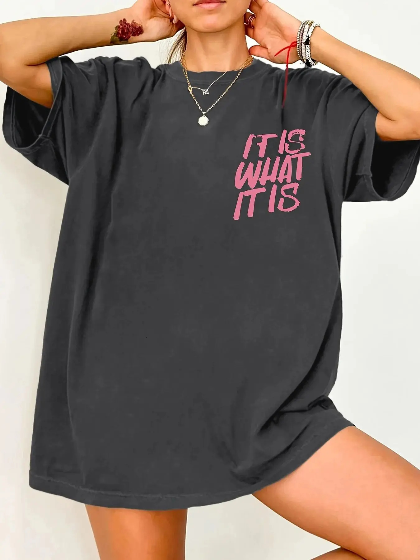 It Is What It Is Letter Print T Shirts Round Neck Double-Sided Graphic Cotton Short Sleeve Casual Loose Y2k Streetwear Unisex 260304