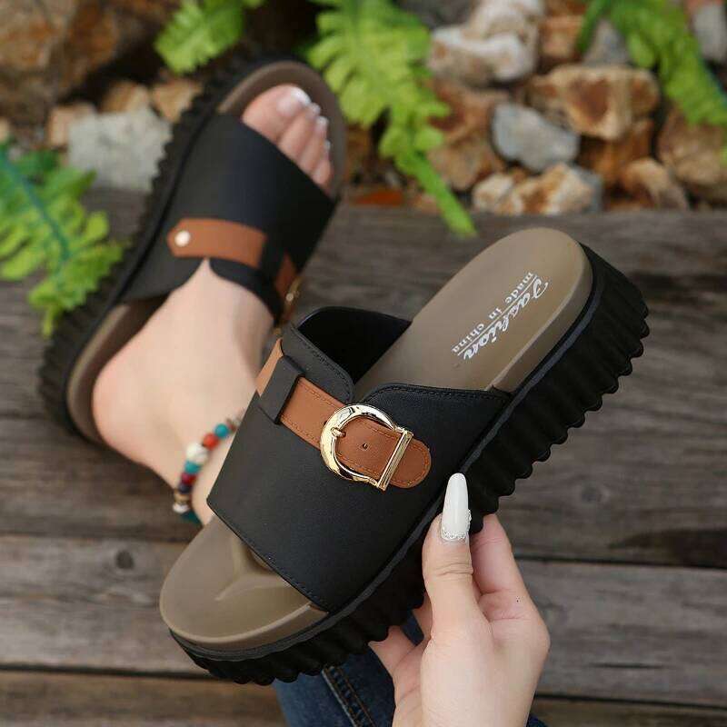 2025 New Women's Fashion Versatile Slippers Outdoor Color blocked Thick Bottom Casual Sandals