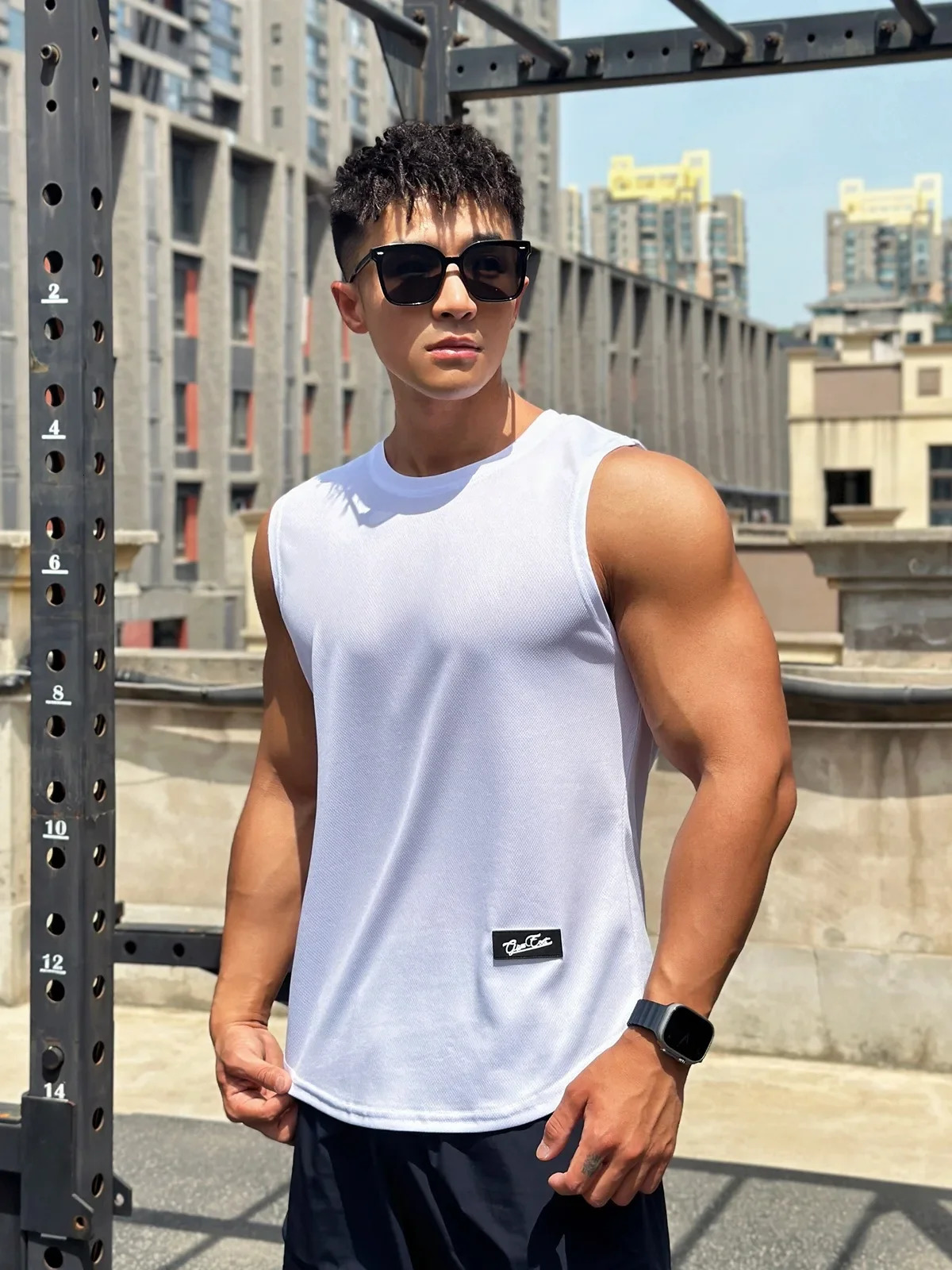 Mens Gym Tank top Men Fitness Sleeveless Shirt Male Mesh Breathable Fitness Sports Vest Undershirt Gyms Running Vest Men 260306