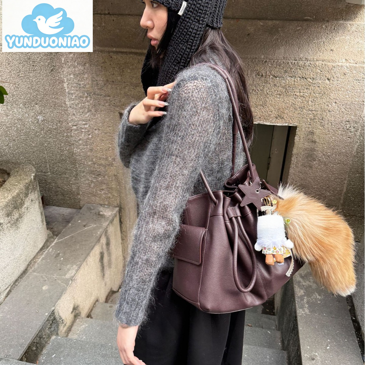 YUNDUONIAO new pattern soft leather drawstring bag, large capacity commuting handbag, casual cloud bag, women's hand-held shoulder bag