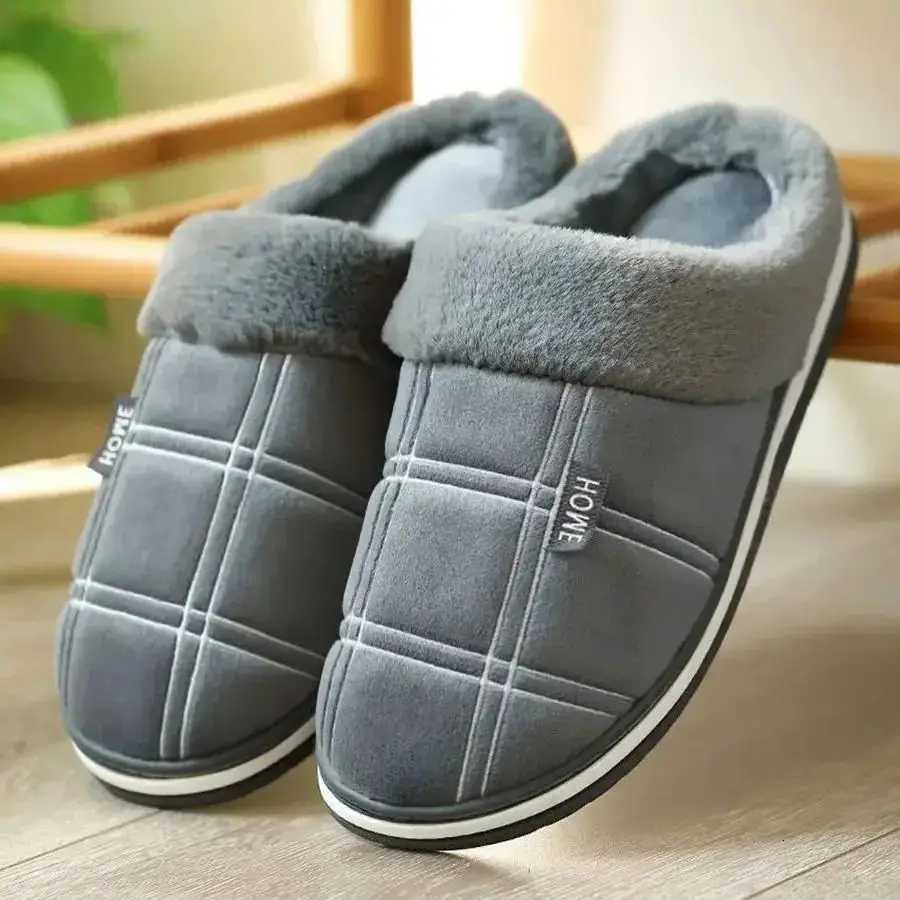 Men Home Slippers Plaid Memory Foam Winter Plush Male Indoor Shoes Warm Soft Non-Slip Slippers Black Large size 50-51 Fashion S260305