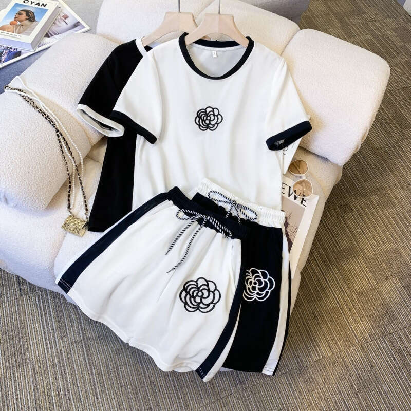Women's Summer 2025 New Sports Casual Outfit, Short-Sleeve, Street-Fashionable, Stylish, Age-Reducing, Trendy Two-Piece Set Asia Size