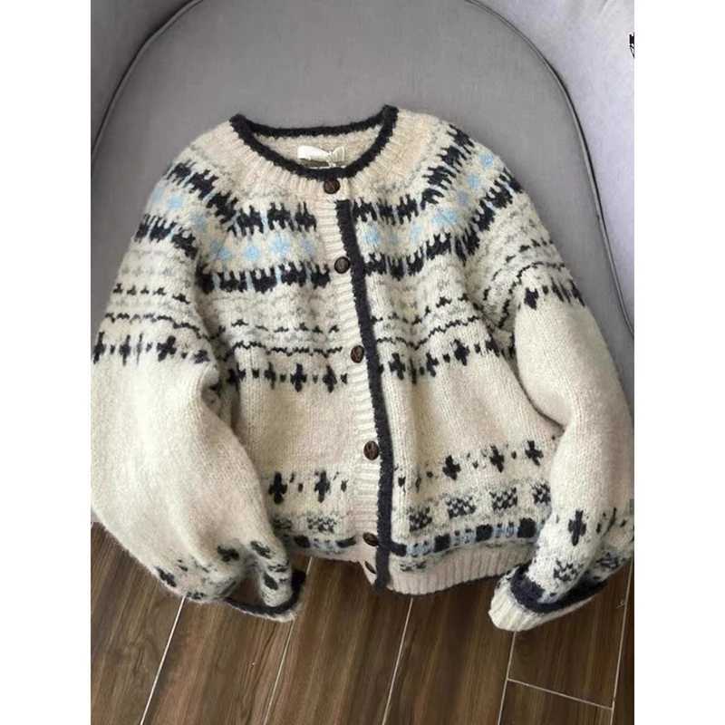 YIBASHU Autumn Winter Retro 90s Christmas Contrast Crewneck Jacquard Pattern Ladies Sweater Korean Knitted Button Cardigan Coat M260306