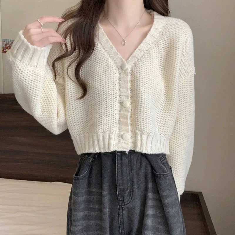 Solid Cropped Knitted Cardigan for Woman 2025 Comfortable Soft Single-Breasted Sweater Jacket Korean V-Neck Long Sleeve Knitwear M260306