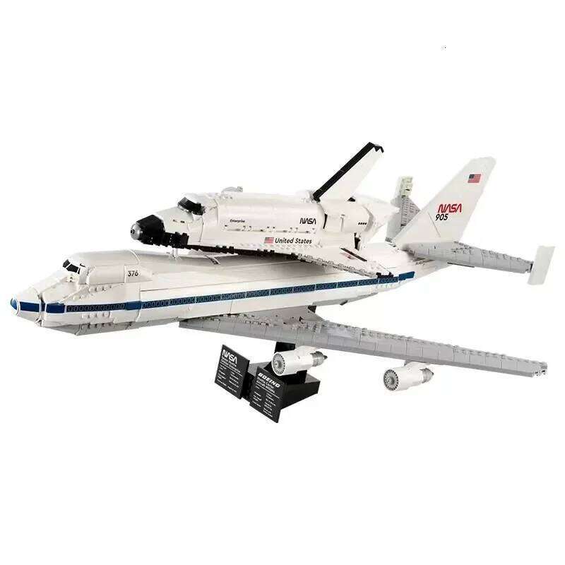 The 2025 new type of shuttle compatible transport building block space aircraft assembly model, children's educational toy Z260305