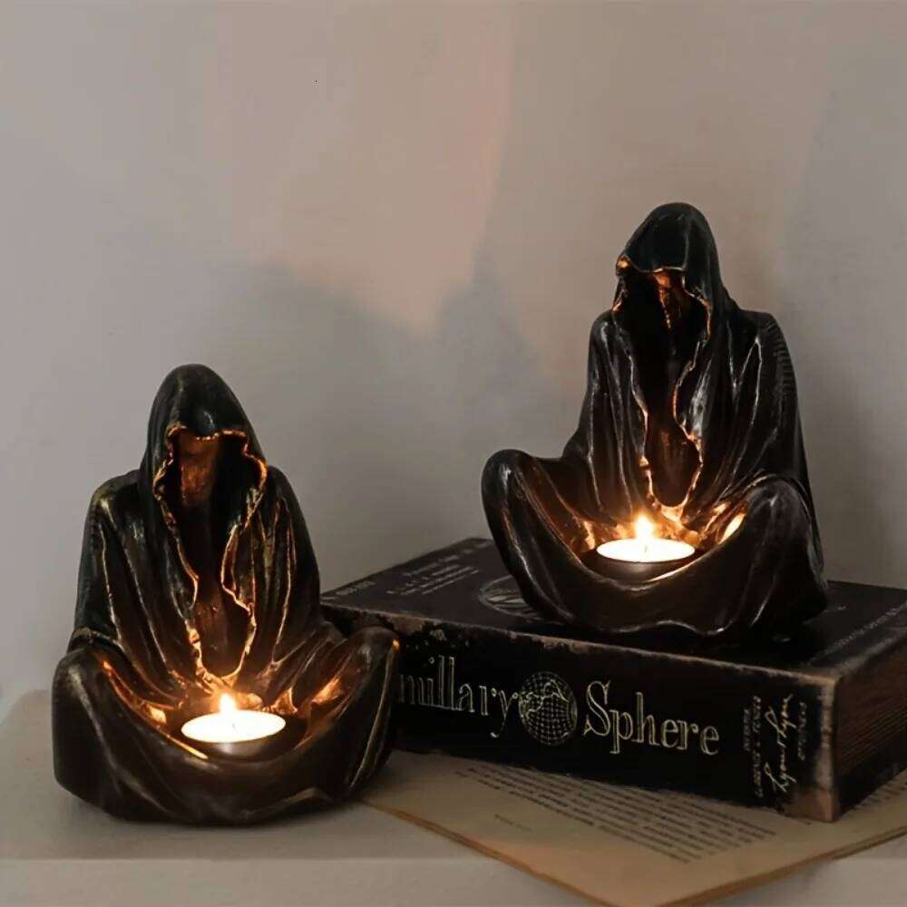 Halloween Atmosphere Candlestick - Gothic Dark Knight Reaper with Mysterious Cloak XJ260305