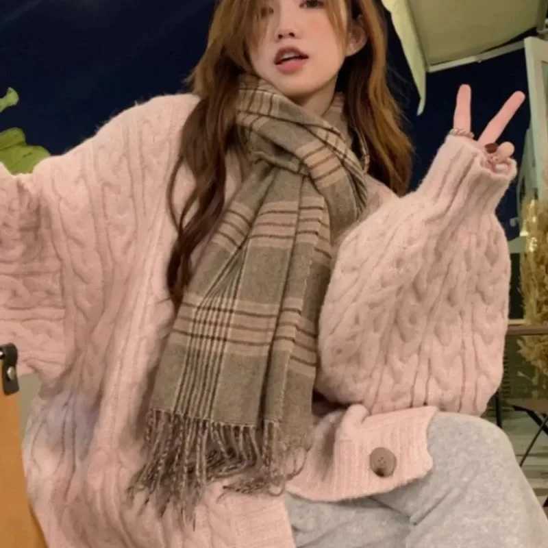 Twist Knitted Pink Sweater Woman 2024 New Medium and Long Loose Lazy Autumn Winter Women Design Gentle Knitted Cardigan Ladies M260306