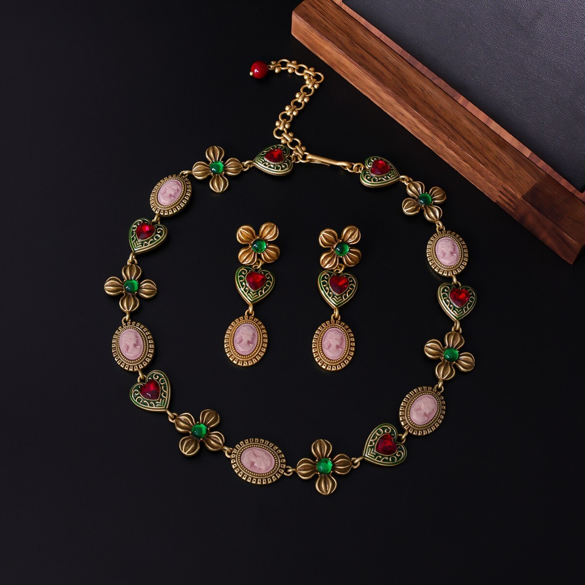 Necklace Flower Distressed Necklace Earrings Personality Retro Jewelry Set Vintage Palace Heart Portrait Versatile Earrings