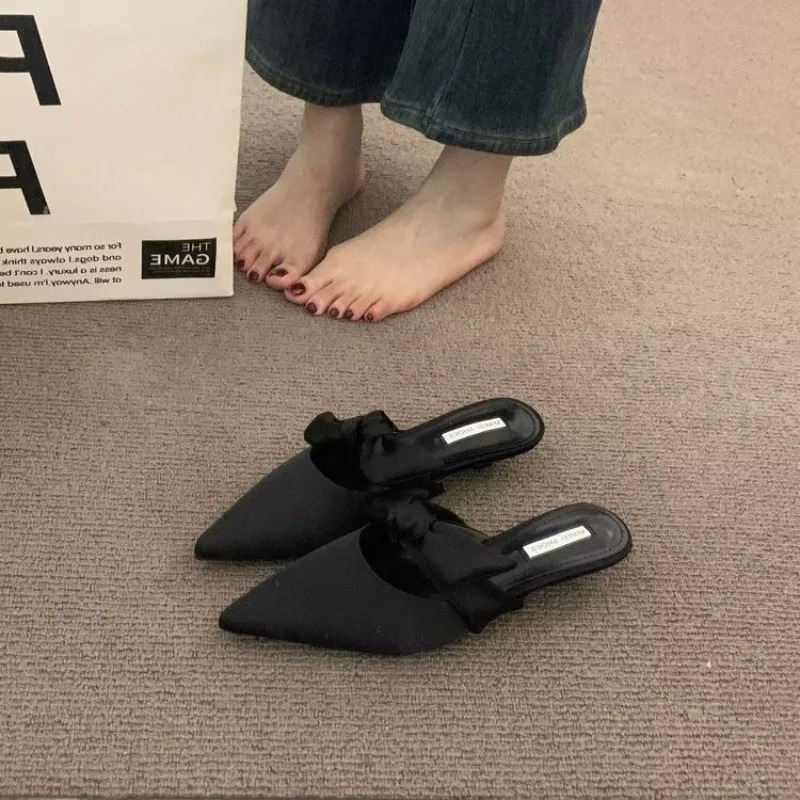 Satin Bowknot Pointed Toe Half Slippers Women Summer French Elegan Mules Slip on Low Heel Closed Toe Slippers Zapatos De Mujer 260303