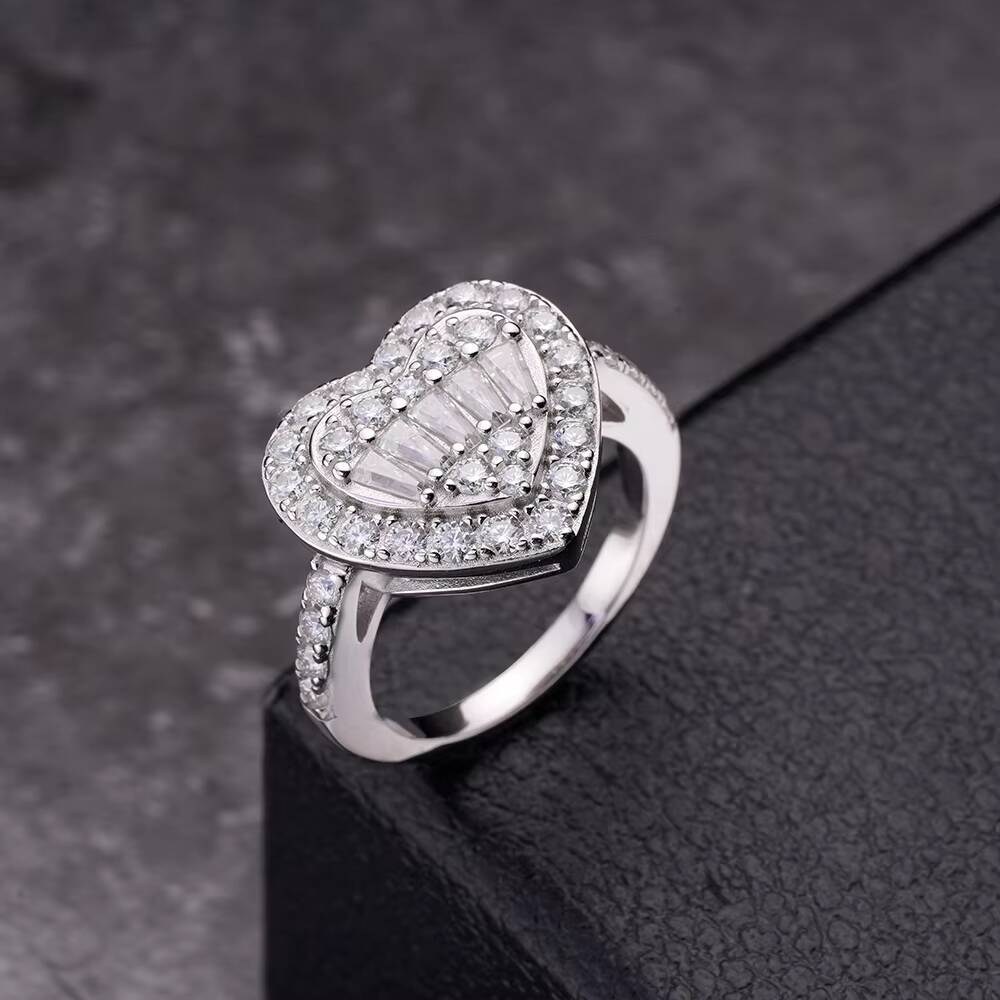 High Quality Jewelry Iced Out VVS Moissanite Diamond Wedding Engagement 925 Sterling Silver Heart Rings for Men