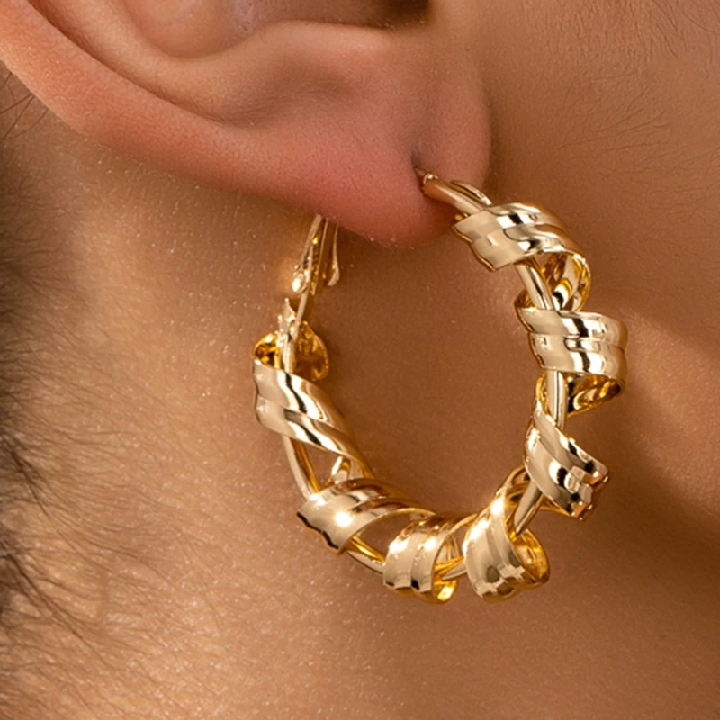 Elegant Spiraled Ear Cuff Accessories for Women Modernist Luxury Statement Earring Set
