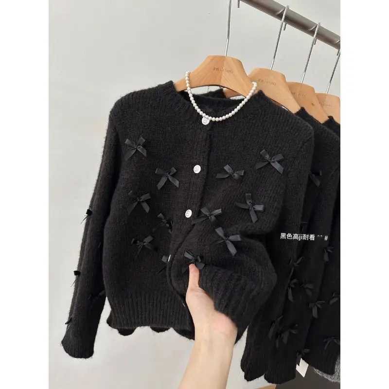 Spring and Autumn Xiaoxiangfeng Butterfly Knot Knitted Sweater Top Design Sense Heavy Industry Short Knitted Sweater Cardigan M260306