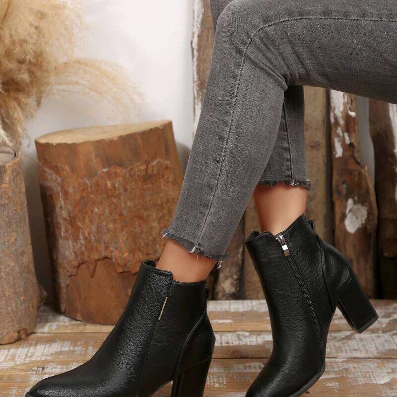 2025 Winter New Fashion Boots with Side Zipper Short Sleeve Elegant Pointed Coarse Heel Women's Shoes