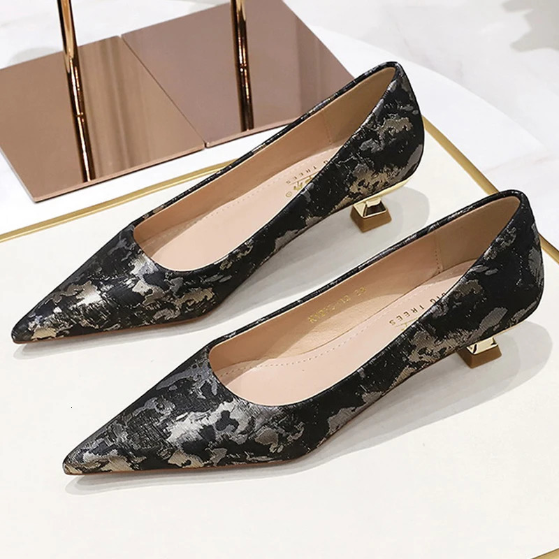 BIGTREE shoes 3 CM Floral cloth surface Kitten heels Women Shoes Sweet Fashion Low Heel Ladies Shoes pointed Toe Women Pumps 260306