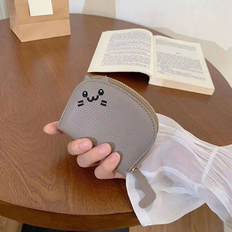 28GD Ergonomic Cartoon Coin Holder PU Card Case With Plenty Of Room For Essential C260304