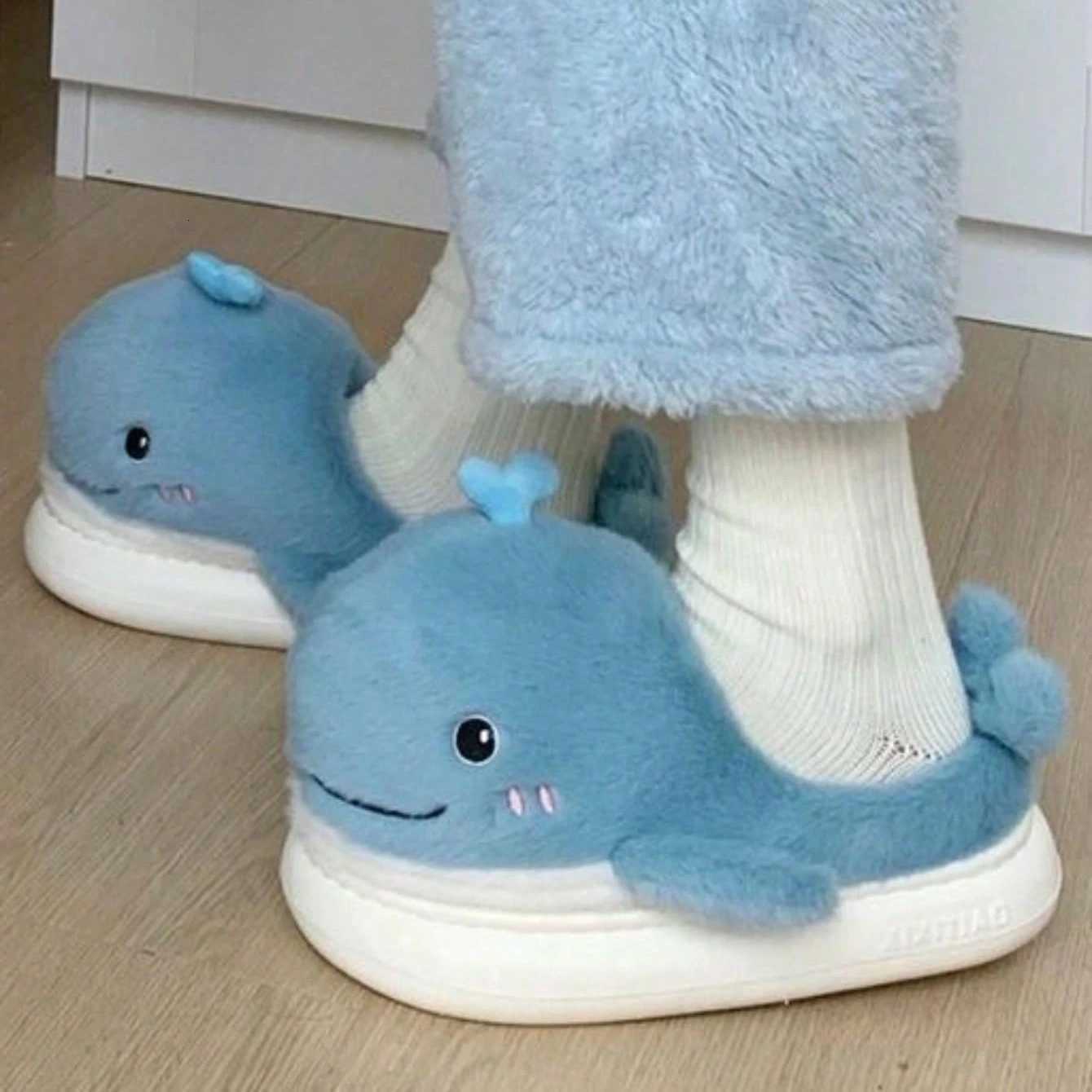 Cute Whales Winter New Women Slipper Soft Heel Platform Fur Warm Indoor Comfortable Home Fluffy Home Slippers S260305