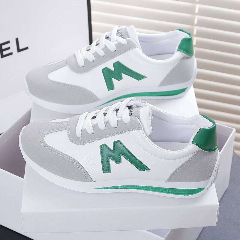 2025 new women's flat plus size casual sports lace up soft soled running shoes for women