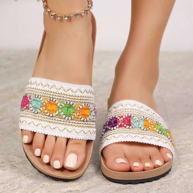 New outdoor casual flat shoes with exposed toes anti slip and wear-resistant women's sandals for the summer of 2026