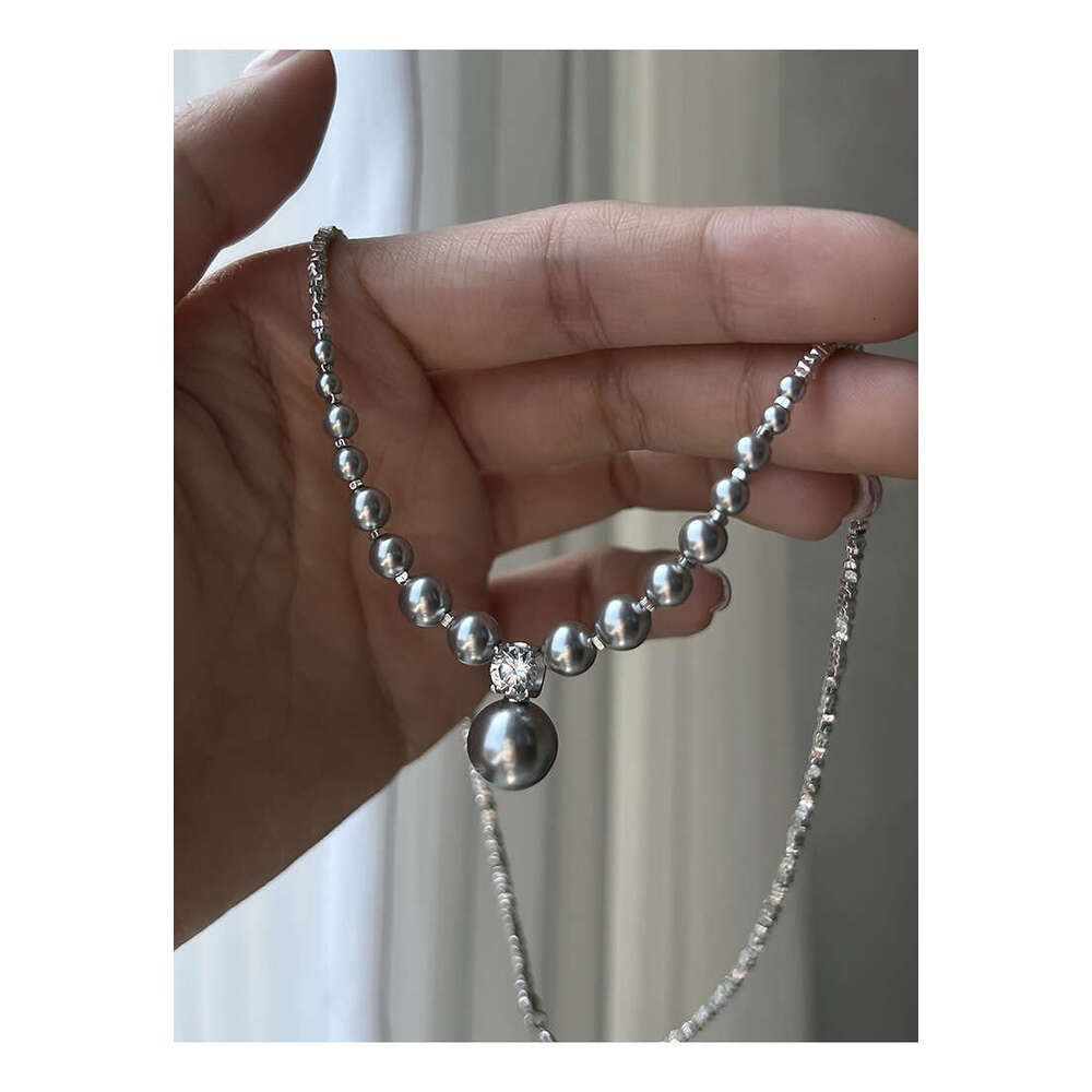 Gradient size pearl necklace, niche design, high-end feel, collarbone chain, cool and elegant for commuting, vintage everyday choker