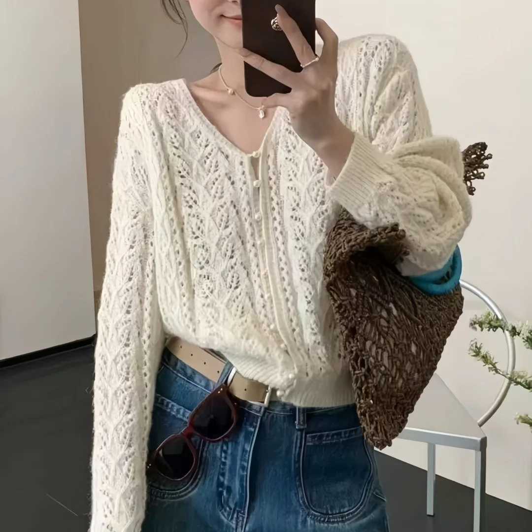 Xiaoxiangfeng Gentle Y2K Hollow Knitted Cardigan T-shirt for Womens Spring and Autumn Casual Loose Air Conditioning Shirt Top M260306