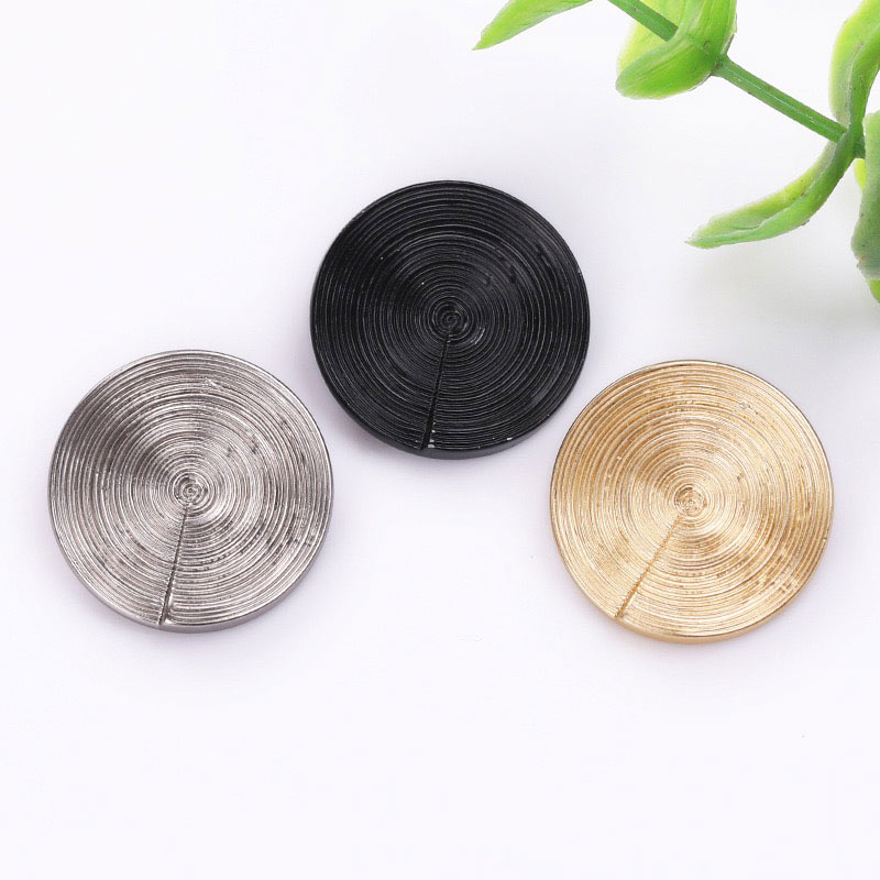 Rustic Year-Ring Style Metal Fasteners for Outerwear