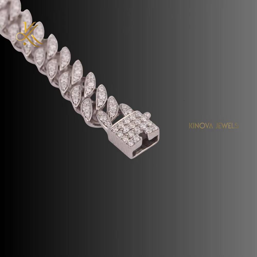 Bold Hip Hop Neck Chain With Radiant Moissanite Diamond Inspired Brilliance For Eye Catching Streetwear Modern Jewelry Appeal