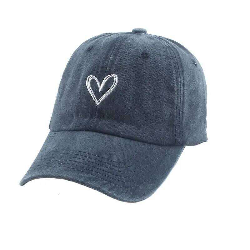 Fashion Outdoor Sport Baseball Caps For Men Women Love Heart Embroidery Snapback Cap Washed Cotton Dad Hat Y260304
