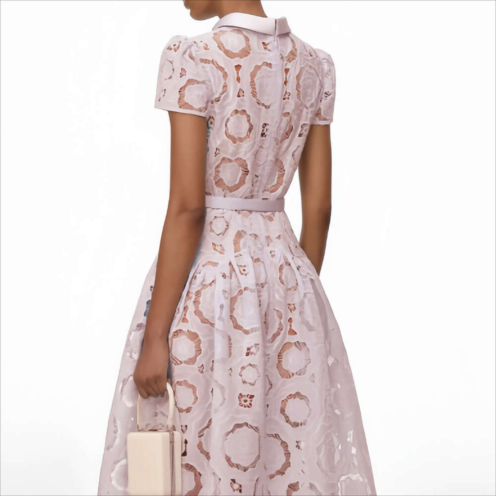 2026 Spring/Autumn New Designer Fashionable Pink Thick Bottom Dress with Hollow h28 Flower Lace Details